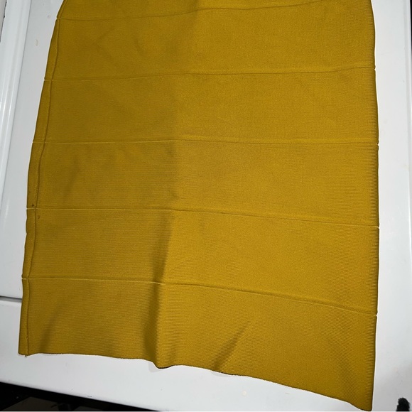 bcbgmaxazria pencil skirt - Picture 5 of 10